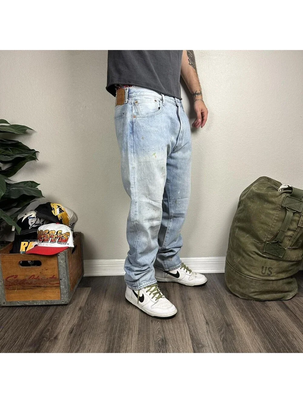 Vintage Levi’s 501 93’ throwback paint distressed straight fit loose jeans 38x32